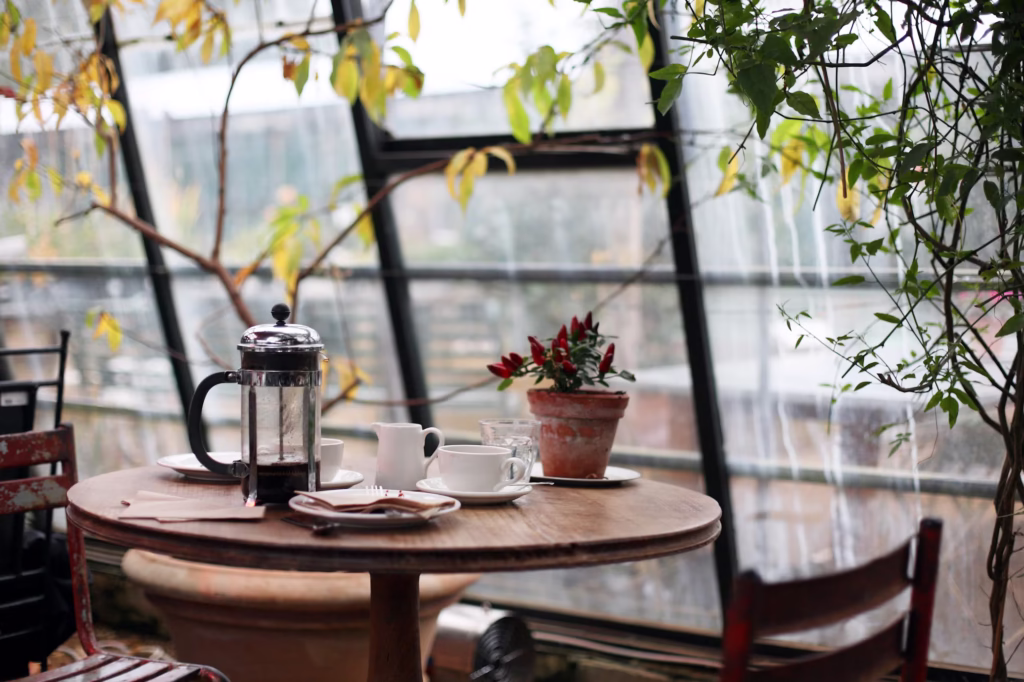 Tips Membuat Suasana Kafe Lebih Nyaman Lewat Aroma dan Musik